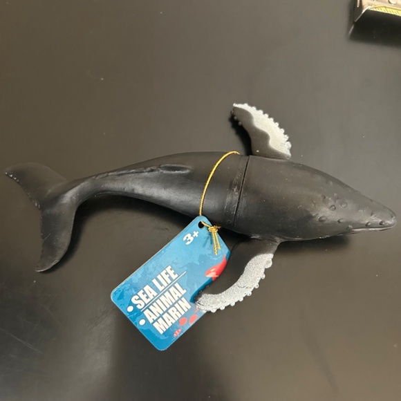 Greenbrier international Humpback Whale Figurine animal sea life.NWT - Picture 4 of 9